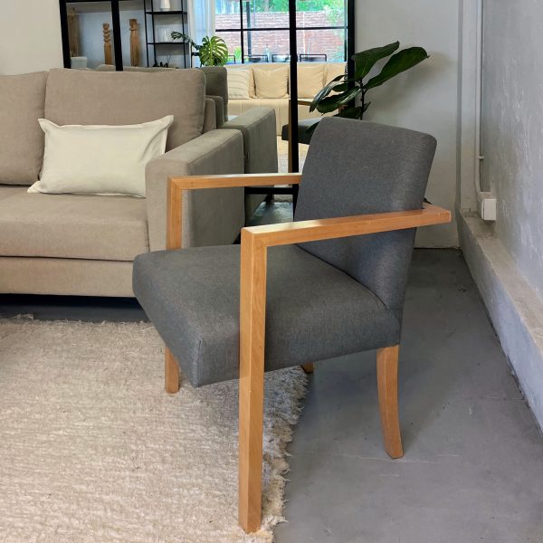 Sillón Lyon con Brazos Lustrados - Imagen 2
