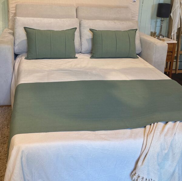 Pie de cama con almohadones - Imagen 1